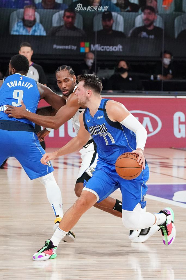 由于两支球 由于两支球