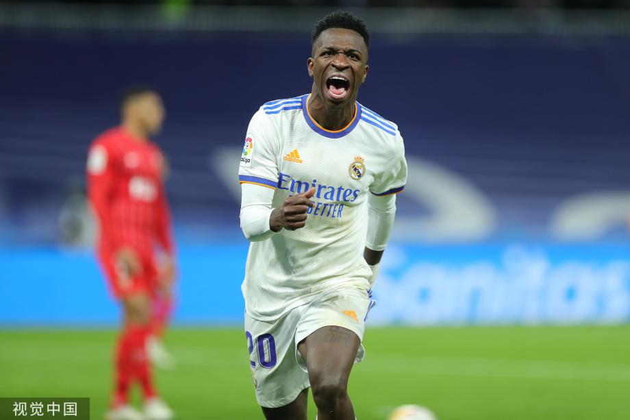 转会市场中 转会市场中