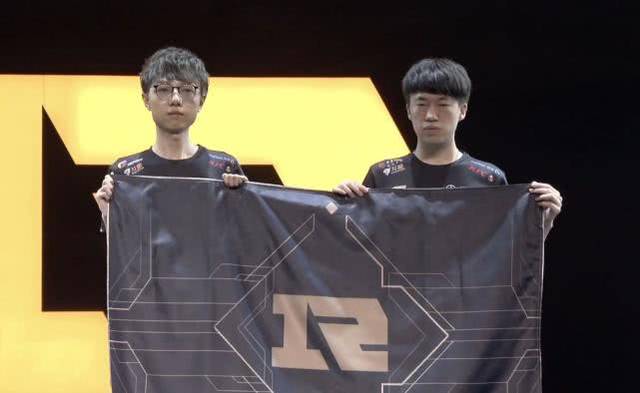 一次果断的 一次果断的